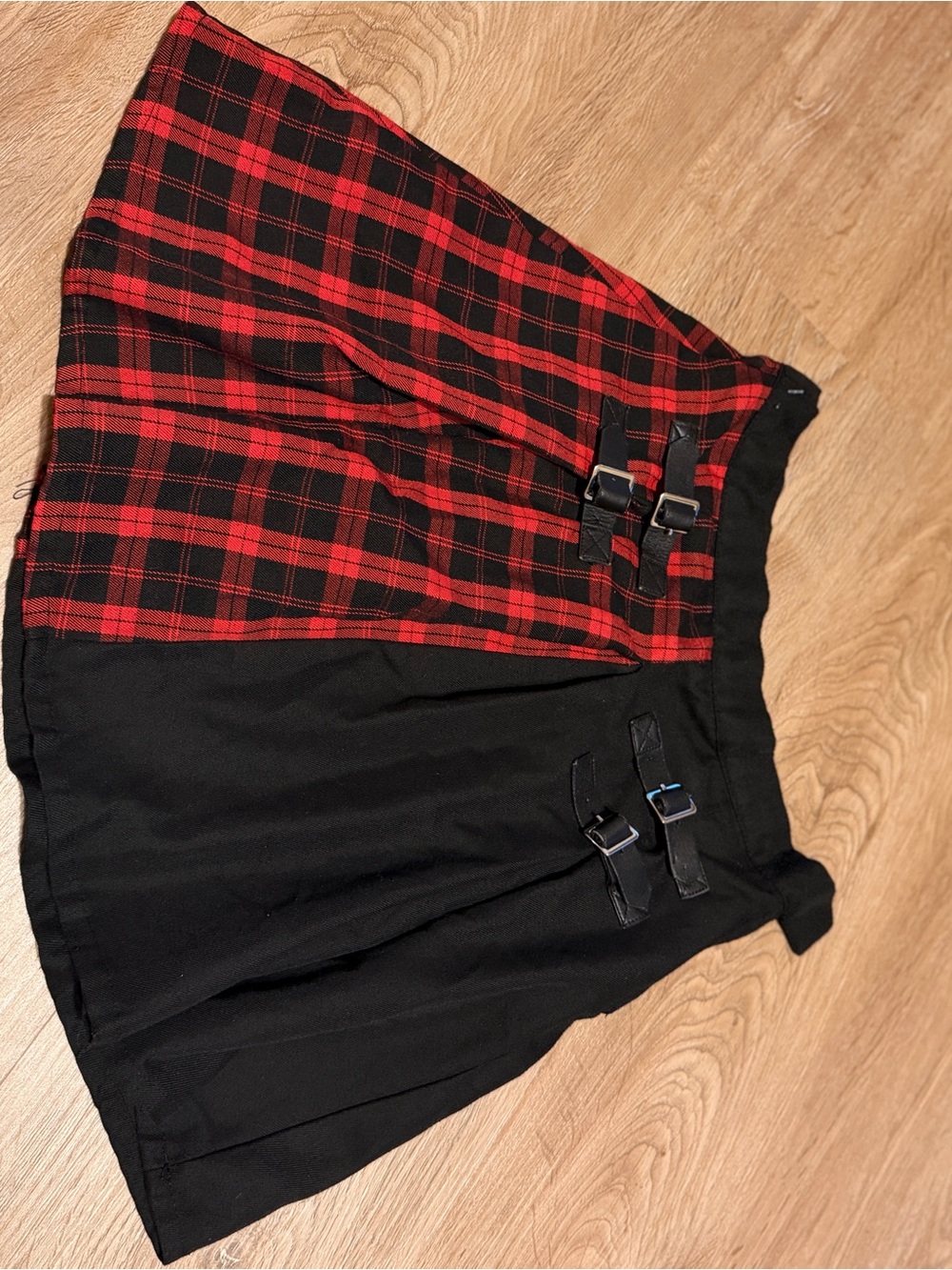 Hot Topic Black and Red Plaid Punk Skater Mini Skirt